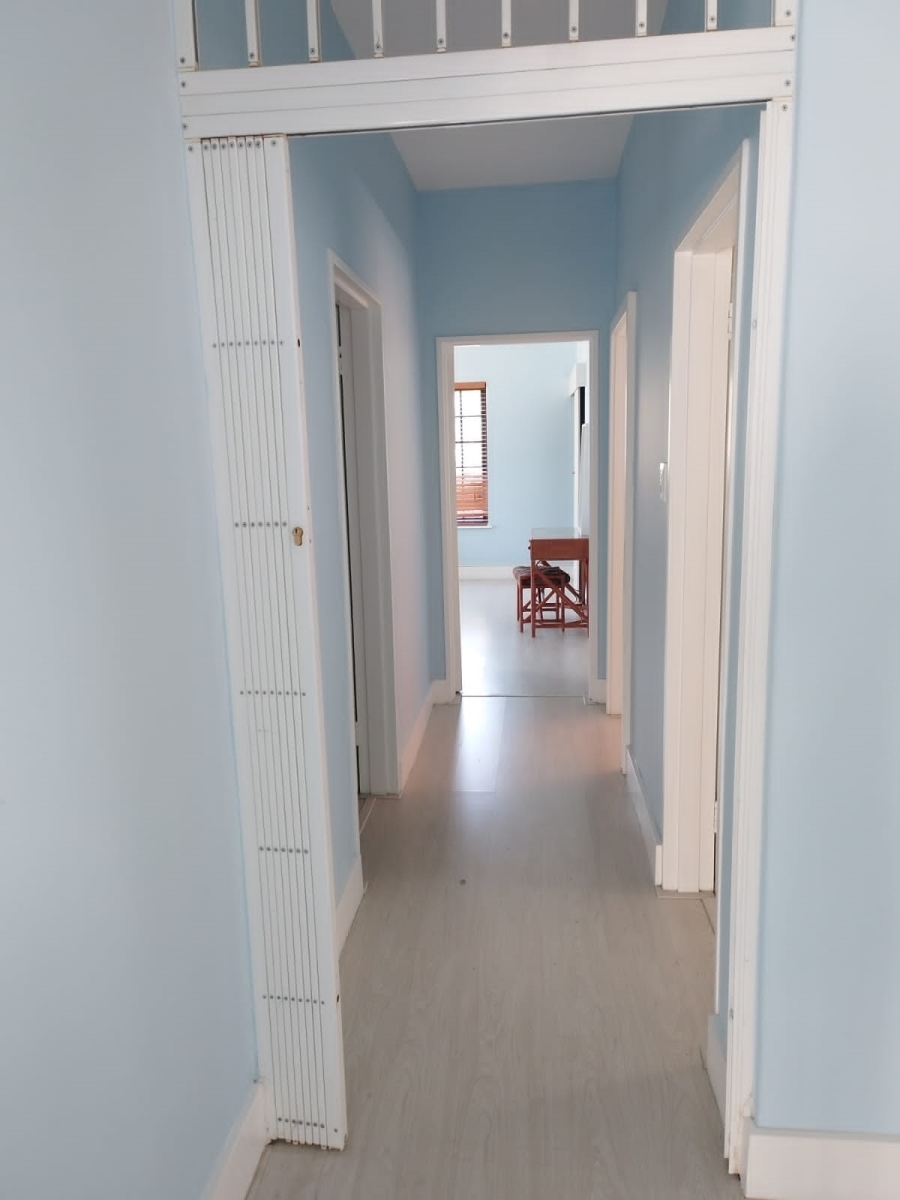 To Let 3 Bedroom Property for Rent in Lionviham Western Cape
